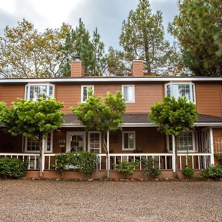 J Patrick Inn Cambria Extérieur photo