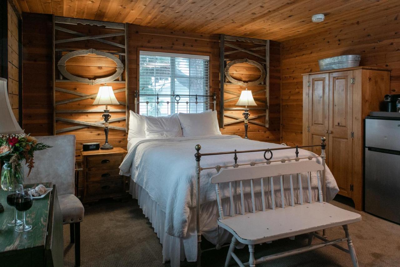 J Patrick Inn Cambria Extérieur photo