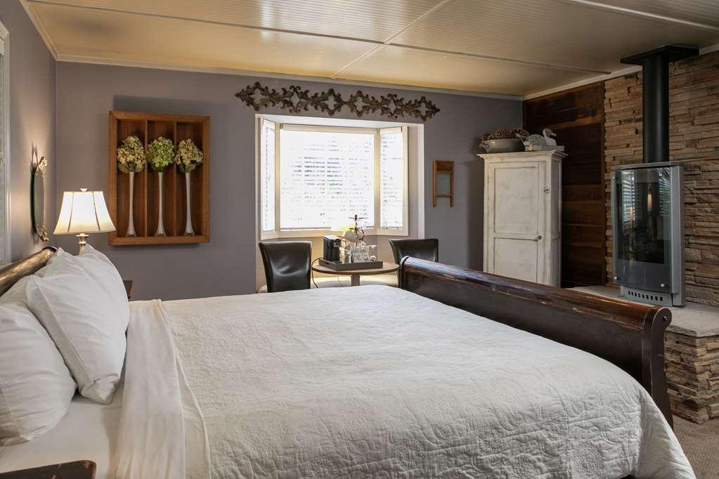 J Patrick Inn Cambria Chambre photo