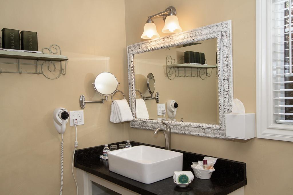 J Patrick Inn Cambria Extérieur photo